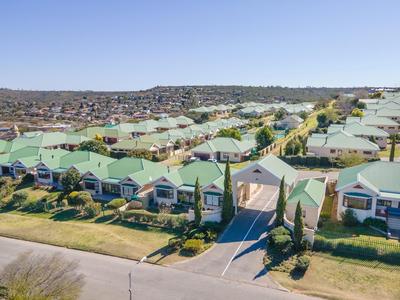 Townhouse For Sale in Oatlands North, Grahamstown